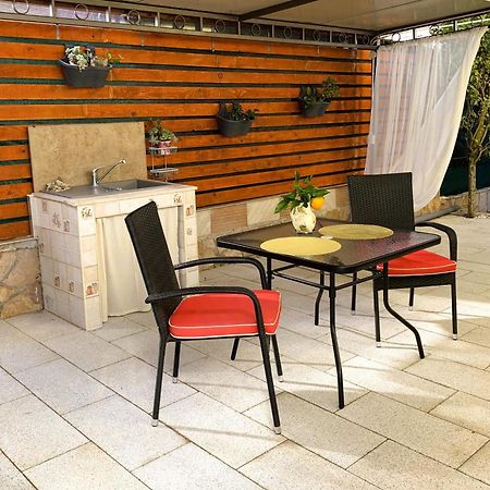 Apartments And Rooms Villa Dea Adults Only 罗维尼 外观 照片