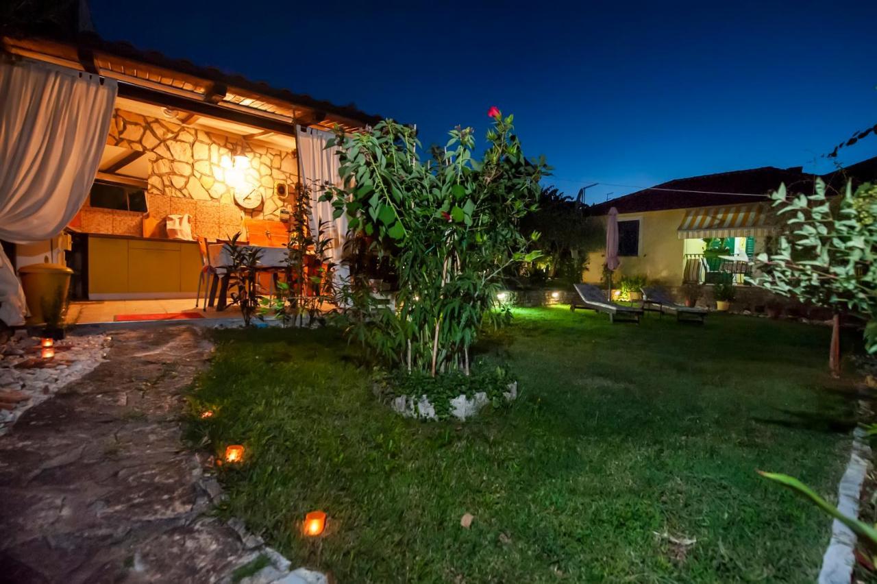 Apartments And Rooms Villa Dea Adults Only 罗维尼 外观 照片