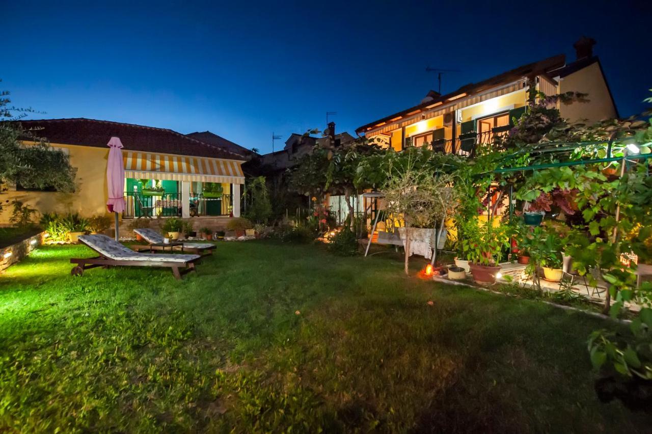 Apartments And Rooms Villa Dea Adults Only 罗维尼 外观 照片