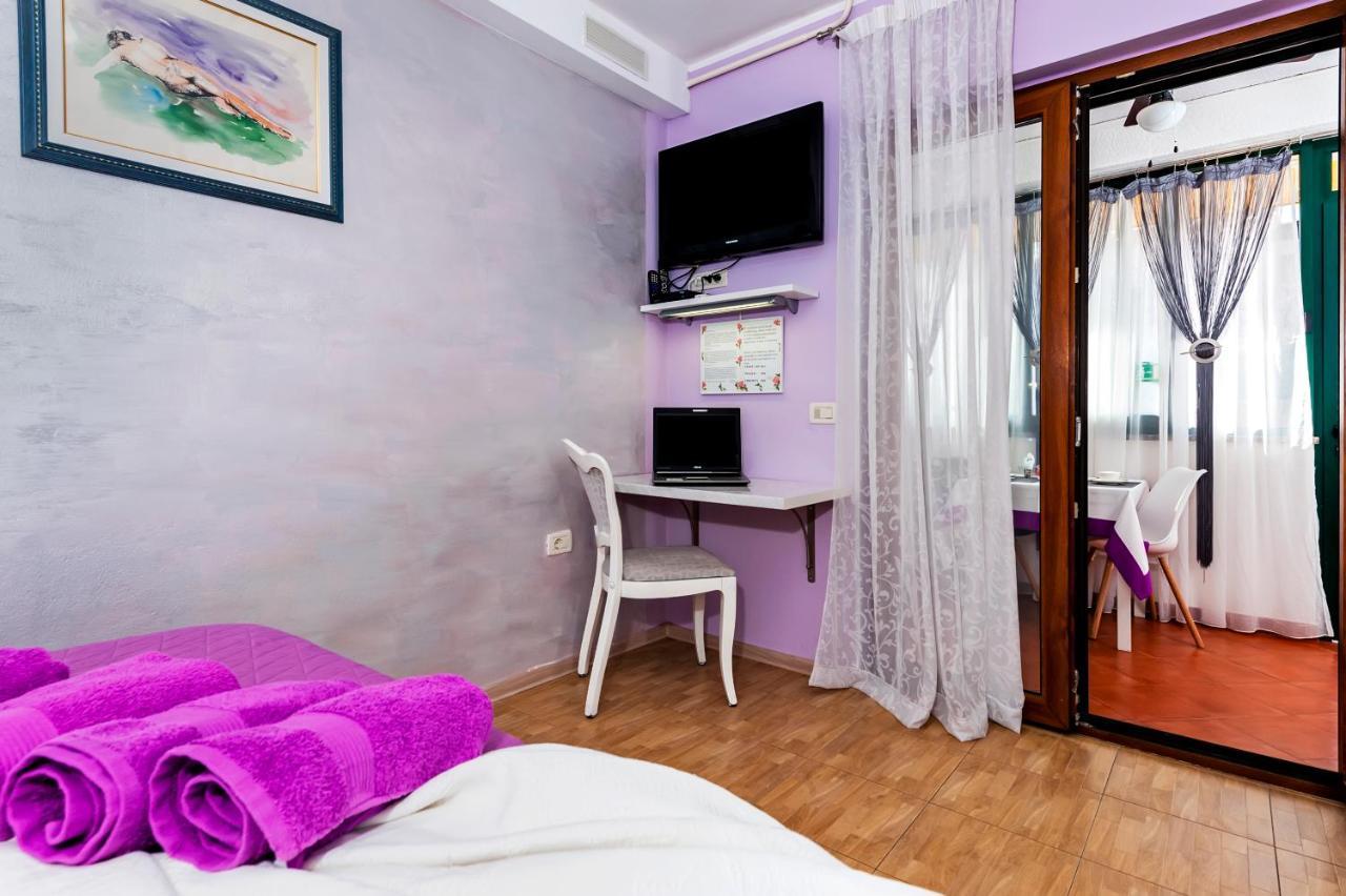 Apartments And Rooms Villa Dea Adults Only 罗维尼 外观 照片
