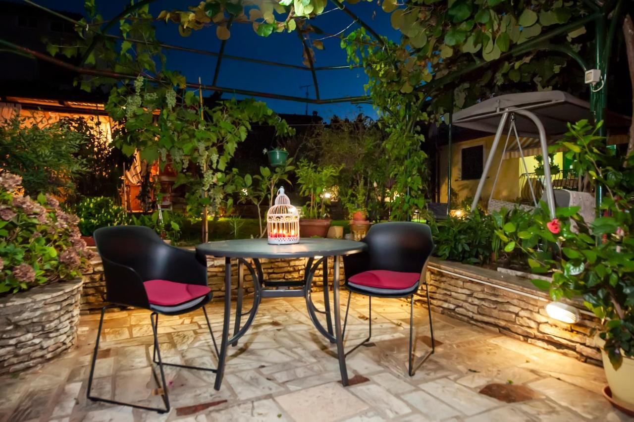 Apartments And Rooms Villa Dea Adults Only 罗维尼 外观 照片
