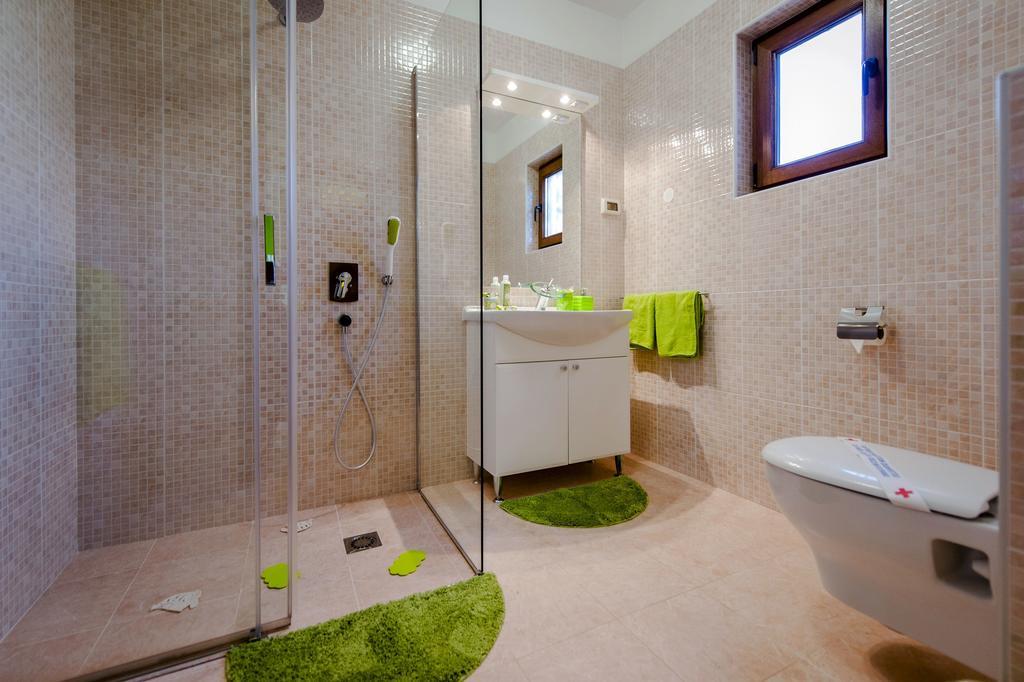 Apartments And Rooms Villa Dea Adults Only 罗维尼 外观 照片