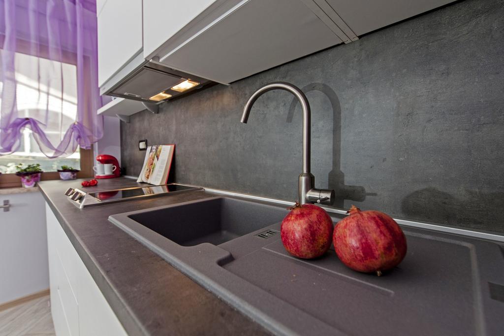 Apartments And Rooms Villa Dea Adults Only 罗维尼 外观 照片